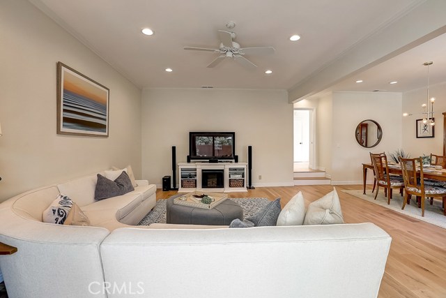 2020 Farrell Avenue, Redondo Beach, California 90278, 4 Bedrooms Bedrooms, ,3 BathroomsBathrooms,Residential,Sold,Farrell,SB20133157