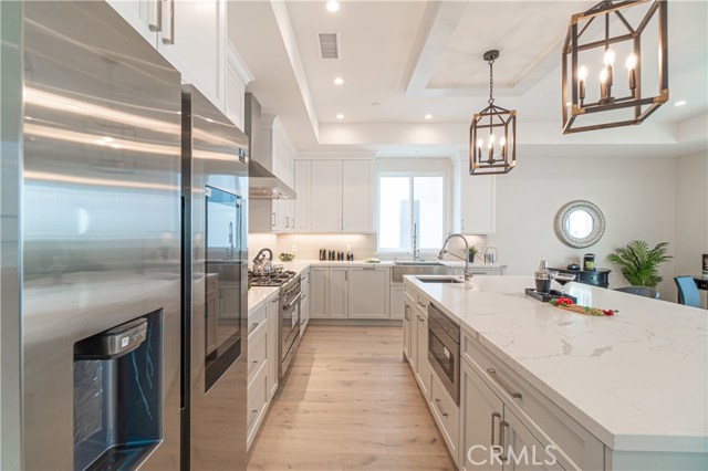 Kitchen, Smart Refridgerator, Stainless Steel Italian Appliances, Bonus sink on Center island.