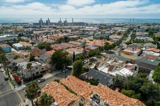 702 Juanita Avenue, Redondo Beach, California 90277, 4 Bedrooms Bedrooms, ,3 BathroomsBathrooms,Residential,Sold,Juanita,PV17180405