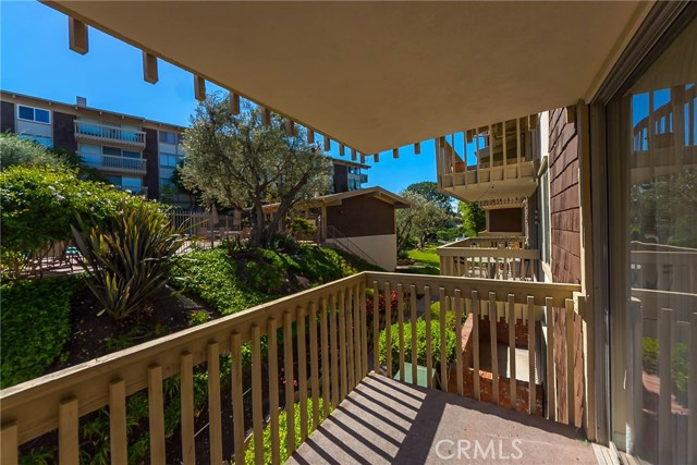 6542 Ocean Crest Drive, Rancho Palos Verdes, California 90275, 2 Bedrooms Bedrooms, ,2 BathroomsBathrooms,Residential,Sold,Ocean Crest,SB17094288