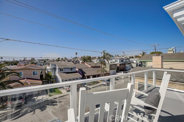 1124 1st Street, Hermosa Beach, California 90254, 4 Bedrooms Bedrooms, ,3 BathroomsBathrooms,Residential,Sold,1st,SB20124705