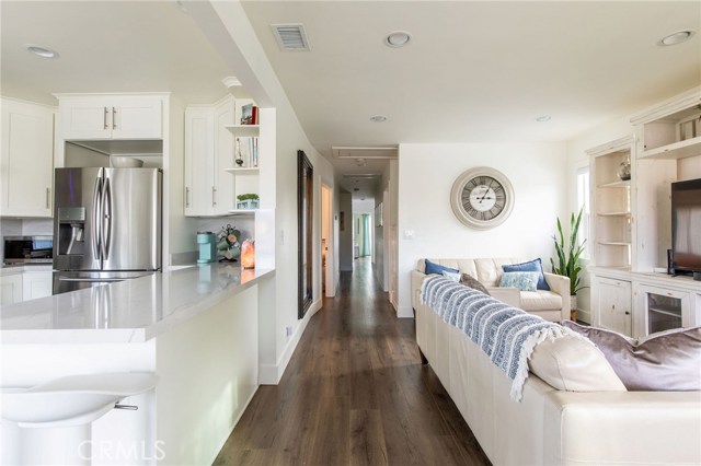 1012 Avenue C, Redondo Beach, California 90277, 4 Bedrooms Bedrooms, ,2 BathroomsBathrooms,Residential,Sold,Avenue C,SB19263287