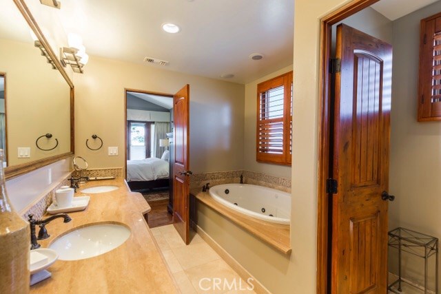 618 Maria Avenue, Redondo Beach, California 90277, 4 Bedrooms Bedrooms, ,2 BathroomsBathrooms,Residential,Sold,Maria,SB17056583