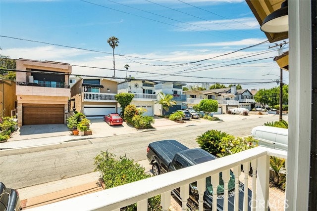 1612 Stanford Avenue, Redondo Beach, California 90278, 3 Bedrooms Bedrooms, ,2 BathroomsBathrooms,Residential,Sold,Stanford,PV21151465