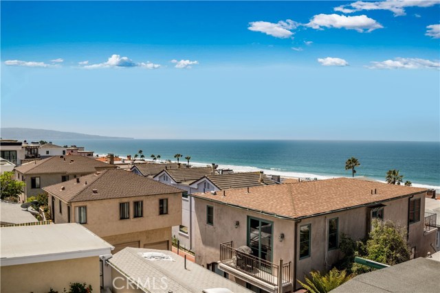 228 33rd Street, Manhattan Beach, California 90266, 3 Bedrooms Bedrooms, ,1 BathroomBathrooms,Residential,Sold,33rd,SB19198538