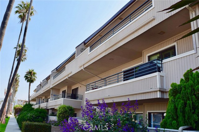 700 Esplanade, Redondo Beach, California 90277, 2 Bedrooms Bedrooms, ,2 BathroomsBathrooms,Residential,Sold,Esplanade,PW17170897