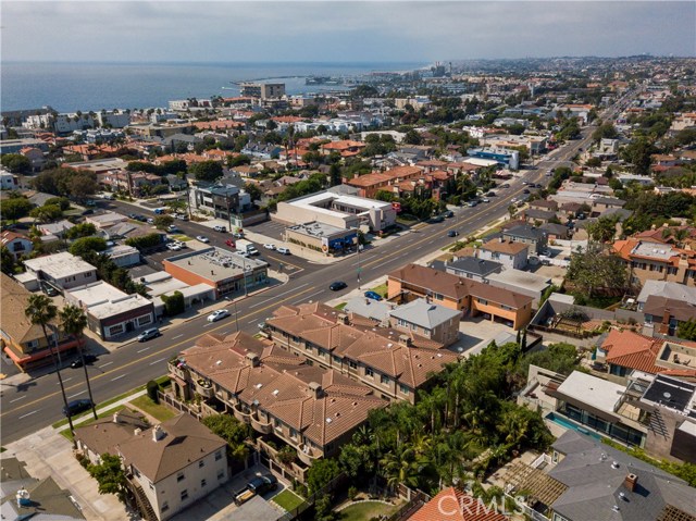 704 Pacific Coast Hwy, Redondo Beach, California 90277, 3 Bedrooms Bedrooms, ,2 BathroomsBathrooms,Residential,Sold,Pacific Coast Hwy,SB18201365