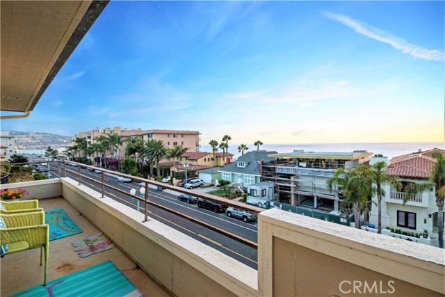 700 Esplanade, Redondo Beach, California 90277, 2 Bedrooms Bedrooms, ,2 BathroomsBathrooms,Residential,Sold,Esplanade,SB17194548