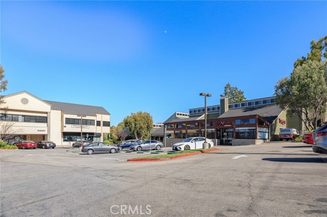 Great location with restaurants and coffee shops nearby