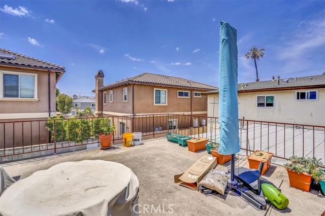 2204 Voorhees Avenue, Redondo Beach, California 90278, ,Residential Income,Sold,Voorhees,SB21134968