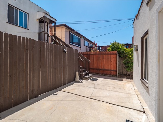 636 Manhattan Avenue, Hermosa Beach, California 90254, ,Residential Income,Sold,Manhattan,SB21080073