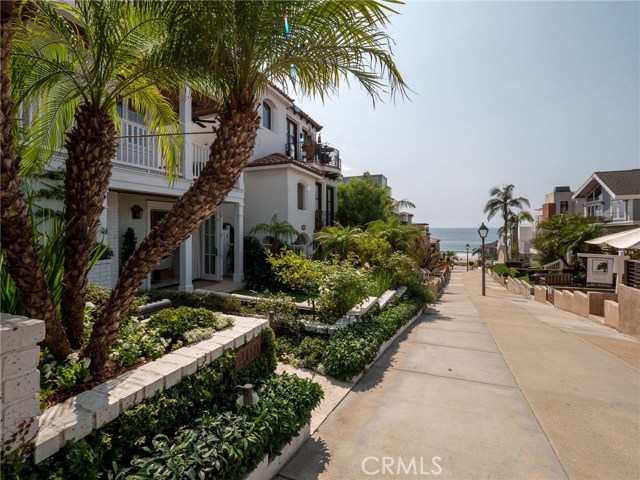 208 20th Street, Manhattan Beach, California 90266, 5 Bedrooms Bedrooms, ,6 BathroomsBathrooms,Residential,Sold,20th,SB20196913