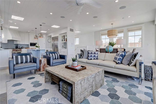 304 3rd Street, Manhattan Beach, California 90266, 4 Bedrooms Bedrooms, ,3 BathroomsBathrooms,Residential,Sold,3rd,SB19234721