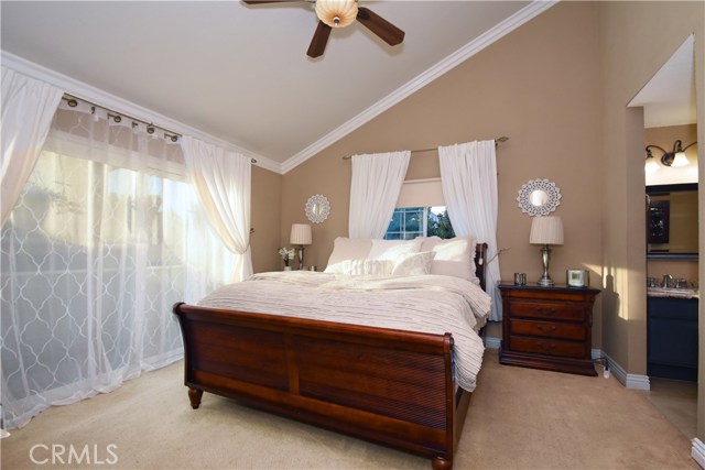 Master Suite w/Balcony