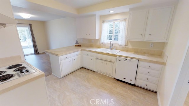 601 Prospect Avenue, Redondo Beach, California 90277, 4 Bedrooms Bedrooms, ,2 BathroomsBathrooms,Residential,Sold,Prospect,CV17186065