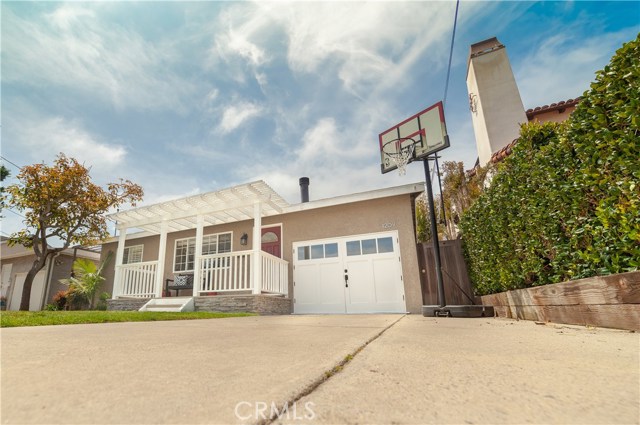 1209 Steinhart Avenue, Redondo Beach, California 90278, 3 Bedrooms Bedrooms, ,2 BathroomsBathrooms,Residential,Sold,Steinhart,SB18094331