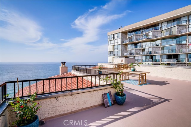 535 Esplanade, Redondo Beach, California 90277, 3 Bedrooms Bedrooms, ,Residential,Sold,Esplanade,SB20234312