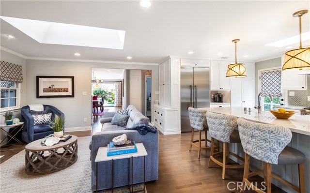 592 33rd Street, Manhattan Beach, California 90266, 3 Bedrooms Bedrooms, ,3 BathroomsBathrooms,Residential,Sold,33rd,SB19082655