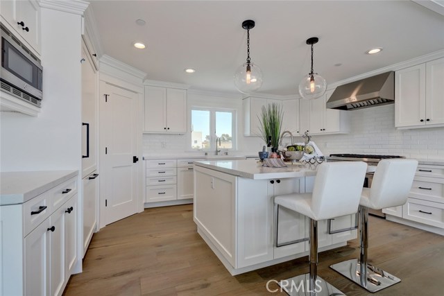 702 Loma Drive, Hermosa Beach, California 90254, 3 Bedrooms Bedrooms, ,3 BathroomsBathrooms,Residential,Sold,Loma,SB18137124