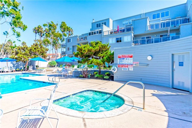 250 The Village, Redondo Beach, California 90277, 2 Bedrooms Bedrooms, ,2 BathroomsBathrooms,Residential,Sold,The Village,SB18248285