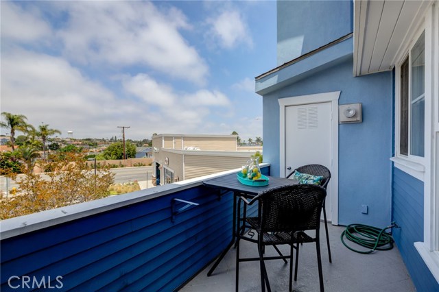 237 Aviation Place, Manhattan Beach, California 90266, 3 Bedrooms Bedrooms, ,2 BathroomsBathrooms,Residential,Sold,Aviation,SB20126486