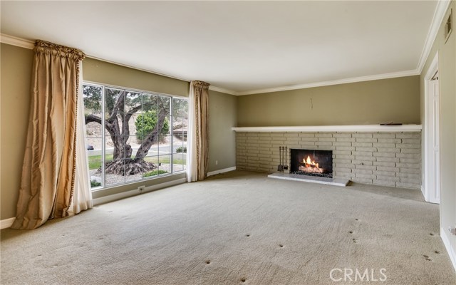 living room with Fireplace