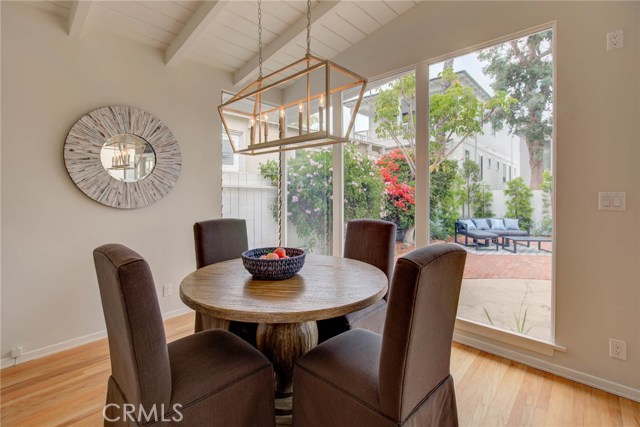 729 12th Street, Manhattan Beach, California 90266, 3 Bedrooms Bedrooms, ,2 BathroomsBathrooms,Residential,Sold,12th,SB19138998
