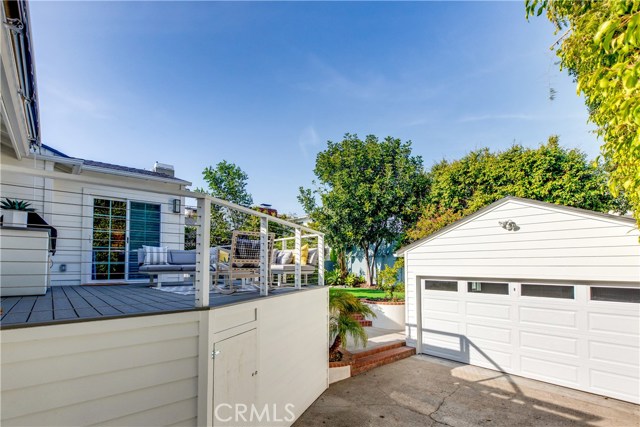 861 12th Court, Manhattan Beach, California 90266, 3 Bedrooms Bedrooms, ,1 BathroomBathrooms,Residential,Sold,12th,SB20006910