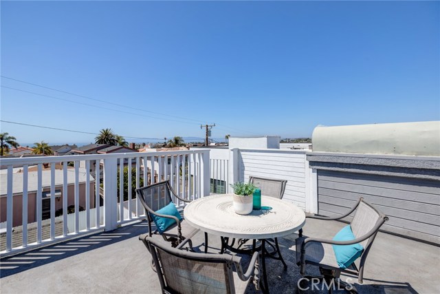 513 Camino Real, Redondo Beach, California 90277, 5 Bedrooms Bedrooms, ,2 BathroomsBathrooms,Residential,Sold,Camino Real,SB20152280
