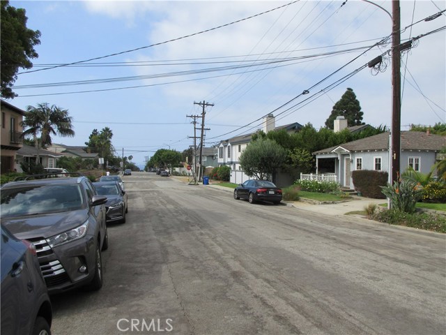 1217 21st Street, Hermosa Beach, California 90254, 2 Bedrooms Bedrooms, ,1 BathroomBathrooms,Residential,Sold,21st,PV20226677