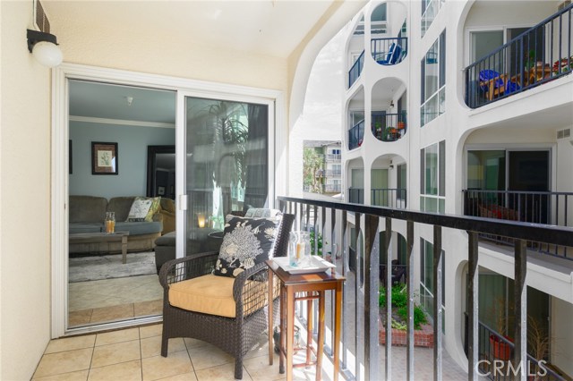 565 Esplanade, Redondo Beach, California 90277, 1 Bedroom Bedrooms, ,Residential,Sold,Esplanade,SB19179948