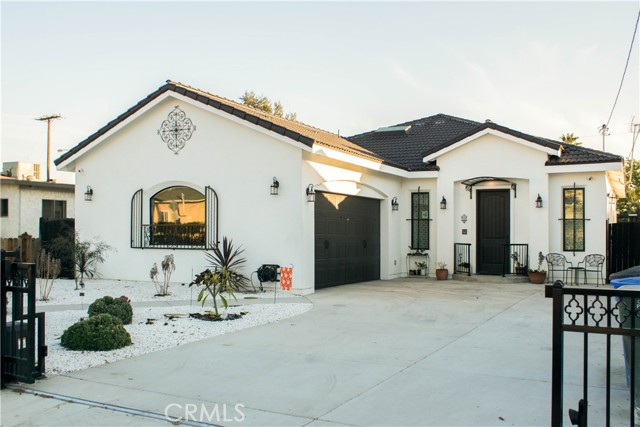 Detail Gallery Image 1 of 1 For 926 W 12th St, Pomona,  CA 91766 - 3 Beds | 3 Baths