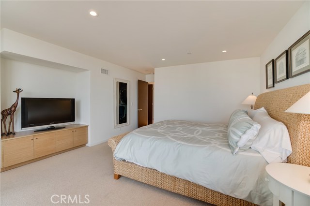 1308 Manhattan Avenue, Manhattan Beach, California 90266, 3 Bedrooms Bedrooms, ,2 BathroomsBathrooms,Residential,Sold,Manhattan,SB18127932