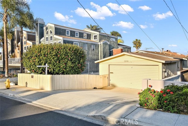 1202 Harper Avenue, Redondo Beach, California 90278, 3 Bedrooms Bedrooms, ,2 BathroomsBathrooms,Residential,Sold,Harper,SB21018499