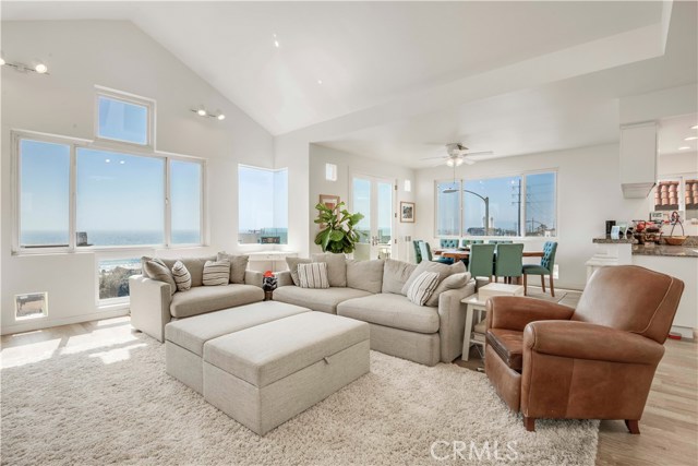 4216 Highland Avenue, Manhattan Beach, California 90266, 2 Bedrooms Bedrooms, ,2 BathroomsBathrooms,Residential,Sold,Highland,SB20133464