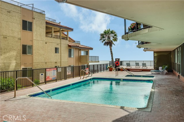 531 Esplanade, Redondo Beach, California 90277, 2 Bedrooms Bedrooms, ,3 BathroomsBathrooms,Residential,Sold,Esplanade,SB19000040