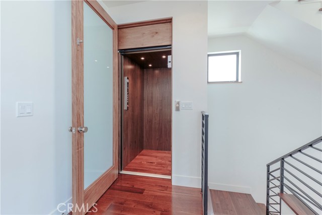 521 Gertruda, Redondo Beach, California 90277, 3 Bedrooms Bedrooms, ,4 BathroomsBathrooms,Residential,Sold,Gertruda,PV17183472