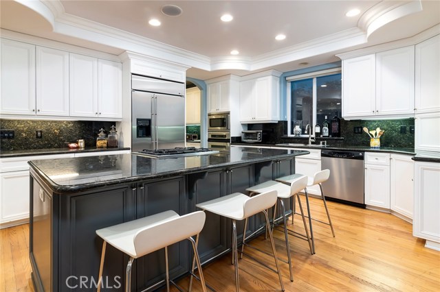 591 26th Street, Manhattan Beach, California 90266, 5 Bedrooms Bedrooms, ,3 BathroomsBathrooms,Residential,Sold,26th,SB20016048