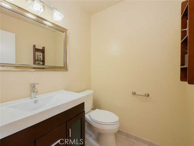 Main level 1/2 bath.