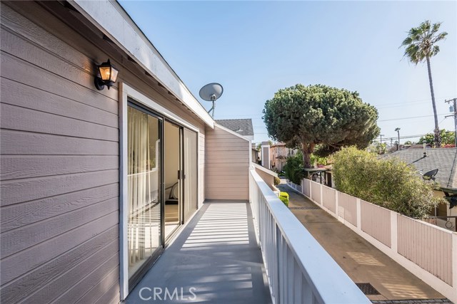2507 Huntington Lane Lane, Redondo Beach, California 90278, 3 Bedrooms Bedrooms, ,2 BathroomsBathrooms,Residential,Sold,Huntington Lane,SB18089282