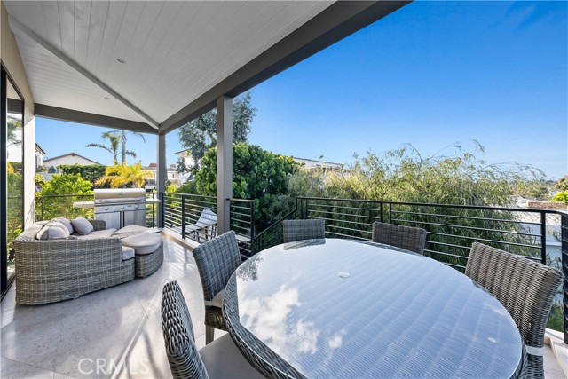 733 12th Street, Manhattan Beach, California 90266, 5 Bedrooms Bedrooms, ,6 BathroomsBathrooms,Residential,Sold,12th,SB21089898