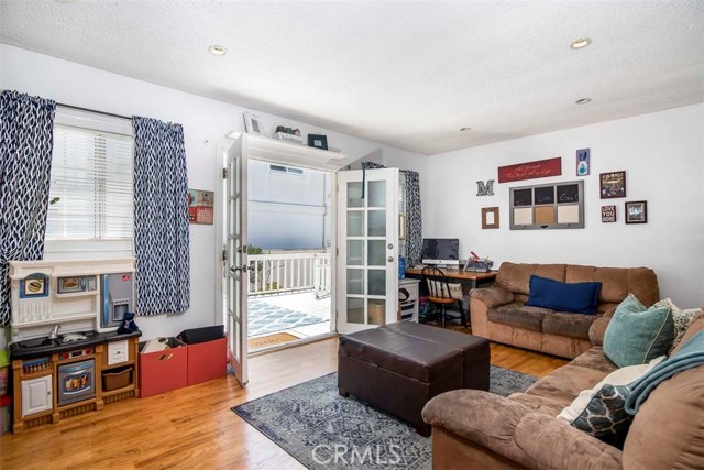 1907 Plant Avenue, Redondo Beach, California 90278, 4 Bedrooms Bedrooms, ,2 BathroomsBathrooms,Residential,Sold,Plant,SB18126119