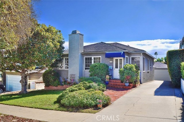 Another view of the front of the house