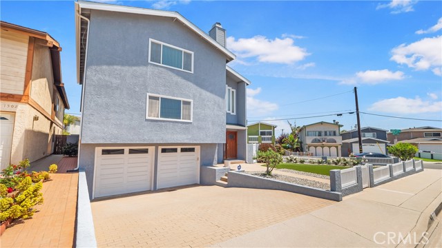 1500 Carver Street, Redondo Beach, California 90278, 3 Bedrooms Bedrooms, ,2 BathroomsBathrooms,Residential,Sold,Carver,SB21108145