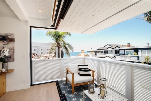 232 17th Street, Manhattan Beach, California 90266, 4 Bedrooms Bedrooms, ,1 BathroomBathrooms,Residential,Sold,17th,SB20151551