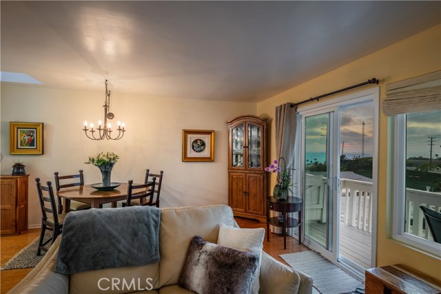 463 36th Place, Manhattan Beach, California 90266, 2 Bedrooms Bedrooms, ,1 BathroomBathrooms,Residential,Sold,36th,SB19098375