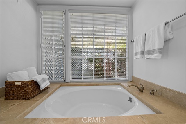 Master bedroom tub