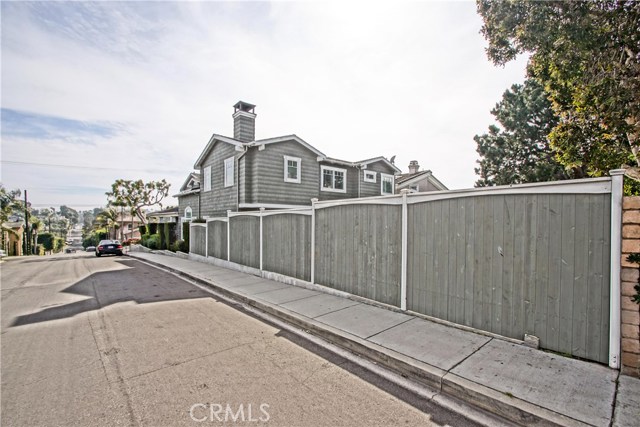 1161 9th Street, Manhattan Beach, California 90266, 5 Bedrooms Bedrooms, ,5 BathroomsBathrooms,Residential,Sold,9th,SB17091781