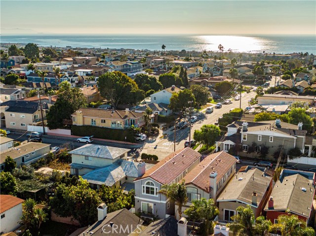 Short Distance to the Beach!