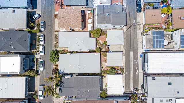 457 28th Street, Manhattan Beach, California 90266, 2 Bedrooms Bedrooms, ,1 BathroomBathrooms,Residential,Sold,28th,SB21112432